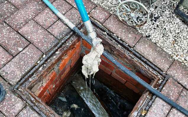 https://stirlingplumberservices.com.au/uploads/2025/06/blocked-drains-598620.jpg