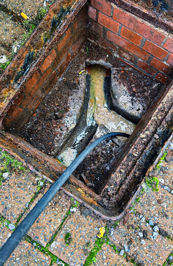 https://stirlingplumberservices.com.au/uploads/2025/06/blocked-drains-644040.jpg