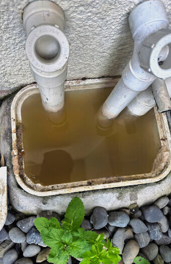 https://stirlingplumberservices.com.au/uploads/2025/06/blocked-drains-912576.jpg
