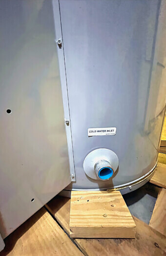 https://stirlingplumberservices.com.au/uploads/2025/06/hot-water-266575.jpg
