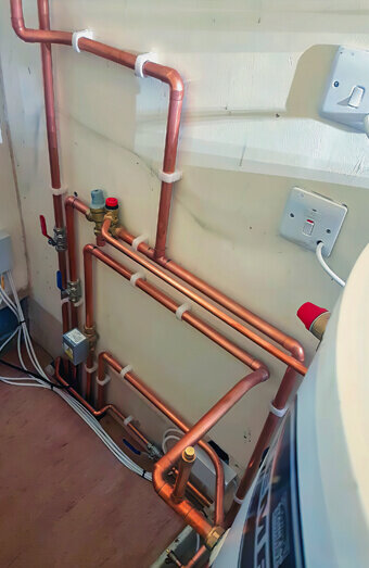 https://stirlingplumberservices.com.au/uploads/2025/06/hot-water-301986.jpg