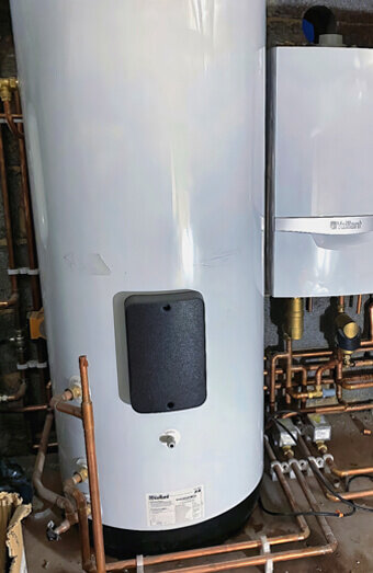 https://stirlingplumberservices.com.au/uploads/2025/06/hot-water-410504.jpg